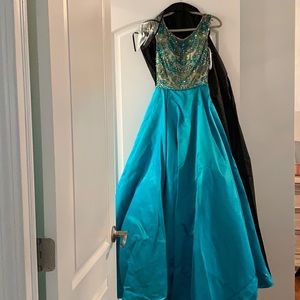 SHERRI HILL DRESS SIZE 6